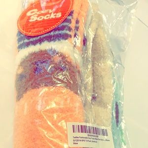 5 pack Cozy (fuzzy) Socks!
